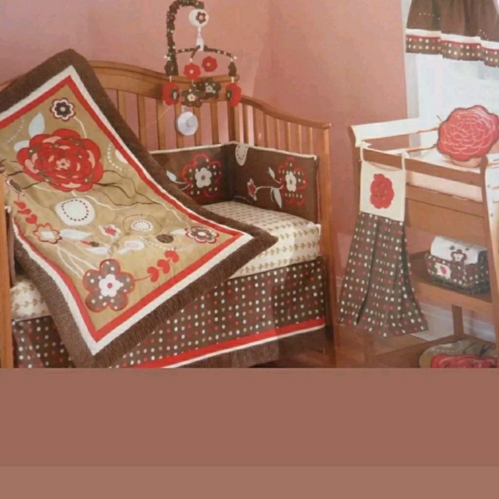 Crib bedding set